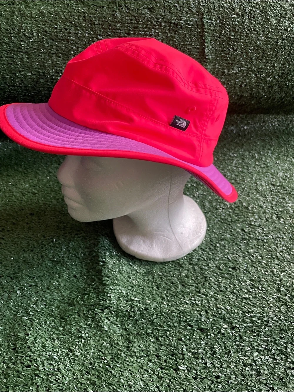 The North Face Youth Class V Brimmer Bucket Hat Medium Hot Pink Purple Brim